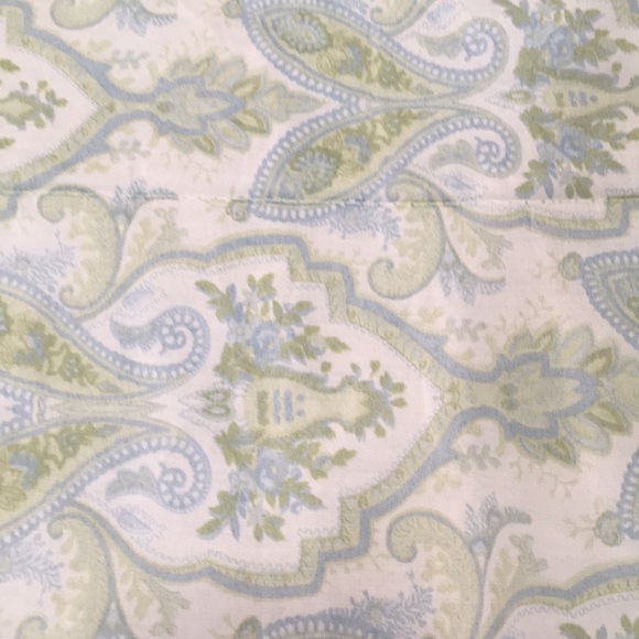 Green and White Full Comforter with 2 Pillow Cases - Picture 8 of 14